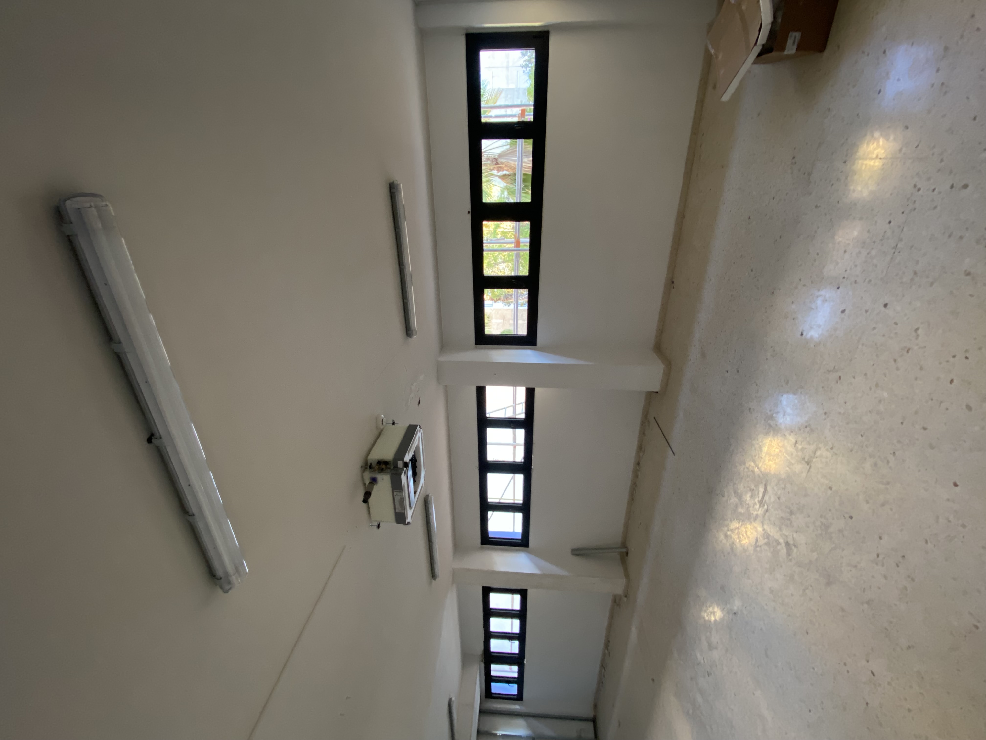 Instalación de Ventanas de Aluminio en Aspe | Carpintería Metálica para Edificios Públicos